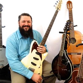 Ryan Byrne, Piano, Guitar, Saxophone, Mandolin, Ukulele, Bass Guitar, Beginner Drums teacher at Knoxville Academy of Music